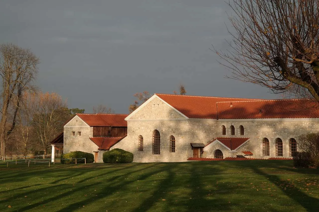 TPO Roofing Guide: Benefits, Comparison, Tips